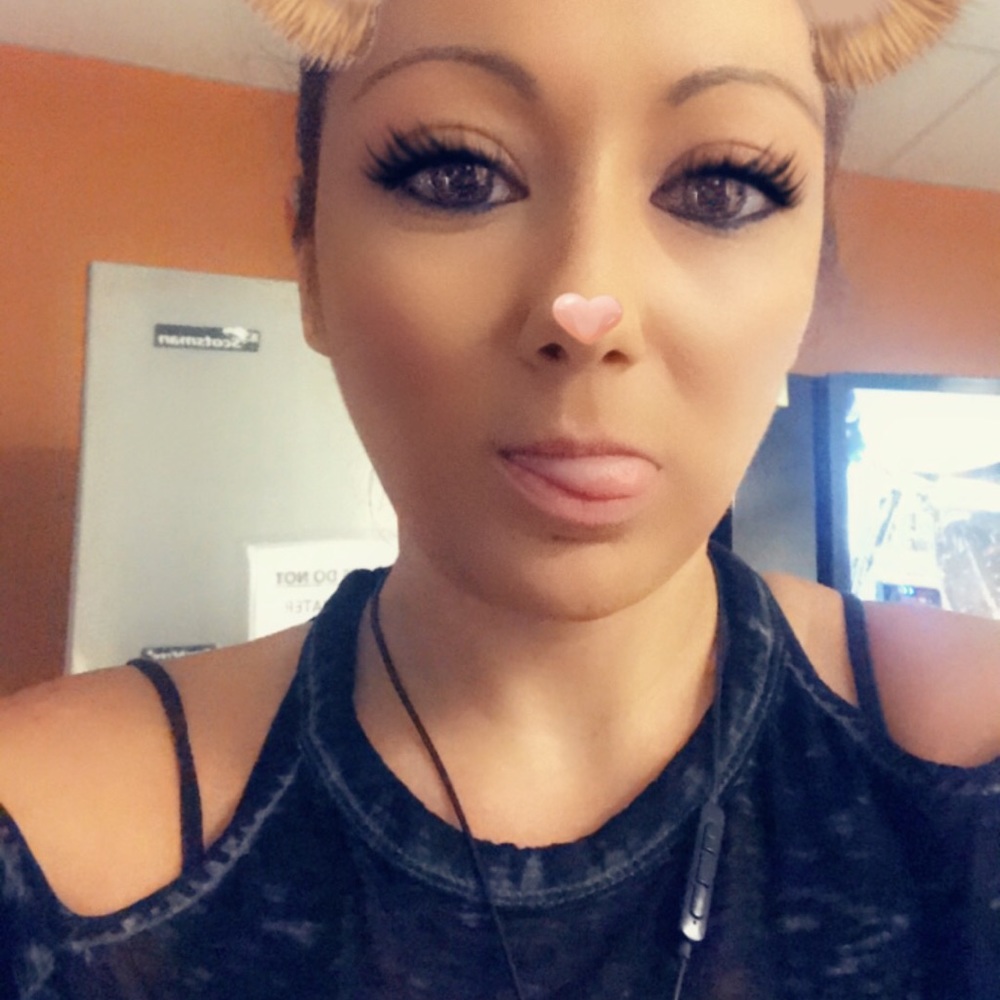 Meet your Posher, Ashley